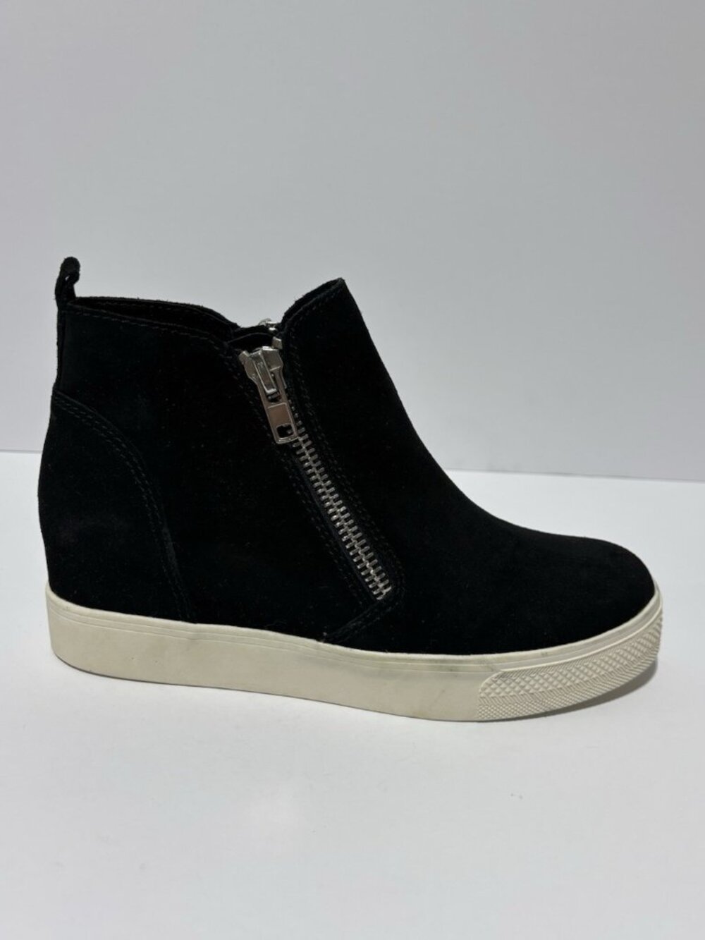 Steve Madden Women’s Wedgie Black Suede Sneakers, Size 8.5 M